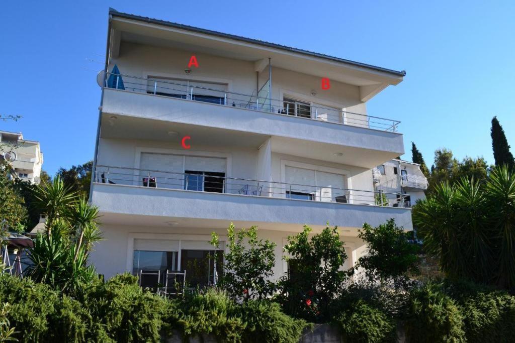 Apartments Oklopcic Трогир Экстерьер фото