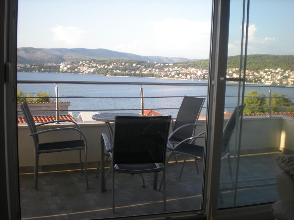 Apartments Oklopcic Трогир Экстерьер фото